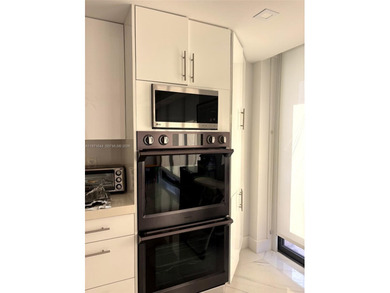 Beach Condo For Sale in Aventura, Florida