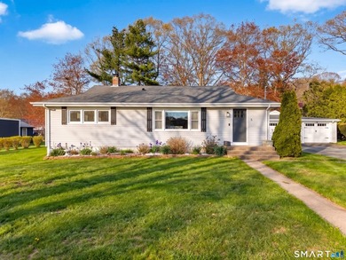 Beach Home For Sale in Waterford, Connecticut