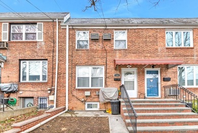 Beach Home For Sale in Whitestone, New York