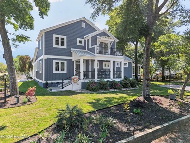 Beach Home For Sale in Oak Island, North Carolina