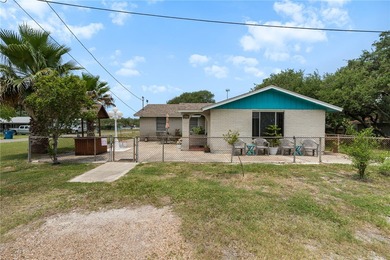 Beach Home For Sale in Rockport, Texas