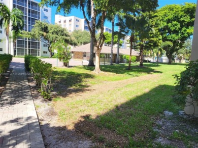 Beach Condo For Sale in Hallandale Beach, Florida