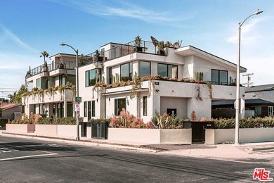 Beach Home For Sale in Venice, California