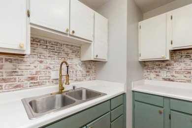 Beach Home Sale Pending in Fort Walton Beach, Florida