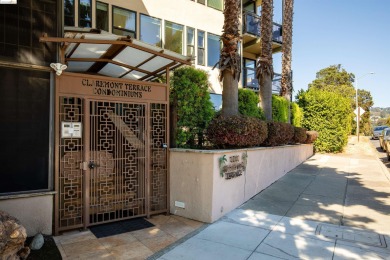 Beach Condo Sale Pending in Oakland, California