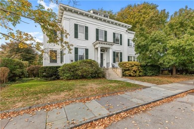 Beach Condo For Sale in Newport, Rhode Island