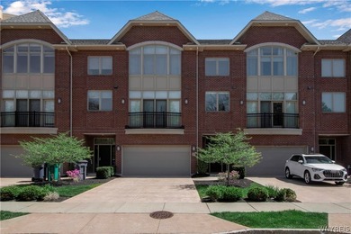 Beach Townhome/Townhouse Sale Pending in Buffalo, New York