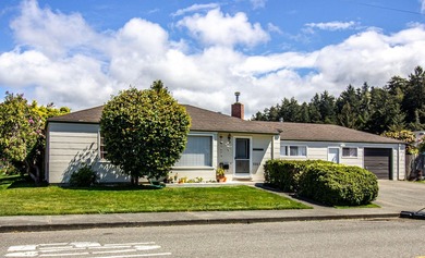 Beach Home Sale Pending in Eureka, California