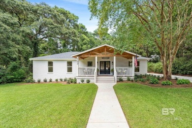 Beach Home For Sale in Fairhope, Alabama