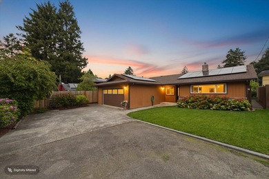 Beach Home For Sale in Eureka, California