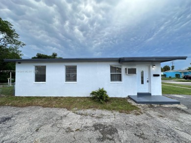 Beach Home For Sale in West Palm Beach, Florida