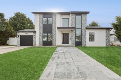 Beach Home For Sale in Atlantic Beach, New York