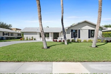 Beach Home For Sale in North Palm Beach, Florida