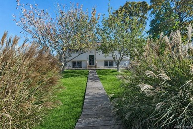Beach Home For Sale in Mattituck, New York