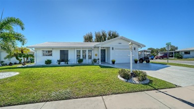 Beach Home For Sale in Bradenton, Florida