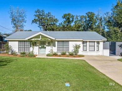 Beach Home For Sale in Fairhope, Alabama