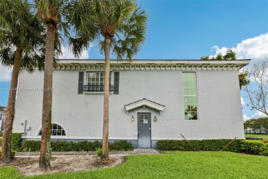 Beach Townhome/Townhouse For Sale in Lauderhill, Florida