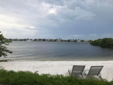 Beach Condo For Sale in Hypoluxo, Florida