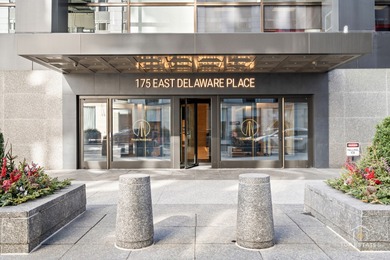 Beach Condo For Sale in Chicago, Illinois