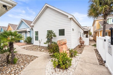 Beach Townhome/Townhouse For Sale in Port Aransas, Texas