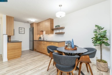 Beach Condo For Sale in Oakland, California