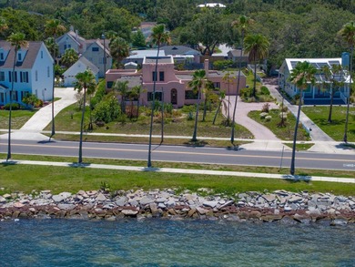 Beach Home Sale Pending in Dunedin, Florida