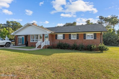 Beach Home For Sale in Harkers Island, North Carolina