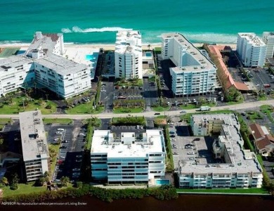 Beach Condo For Sale in South Palm Beach, Florida