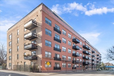 Beach Condo For Sale in Chicago, Illinois