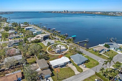 Beach Home For Sale in Bradenton, Florida
