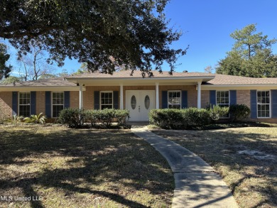 Beach Home Sale Pending in Pascagoula, Mississippi