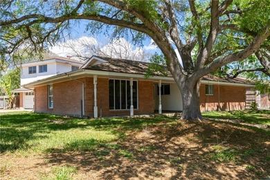 Beach Home For Sale in Portland, Texas