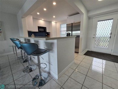 Beach Condo For Sale in Dania, Florida