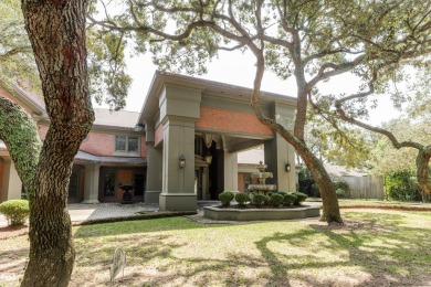 Beach Home For Sale in Gulf Breeze, Florida