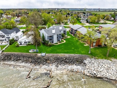 Beach Condo For Sale in Huron, Ohio