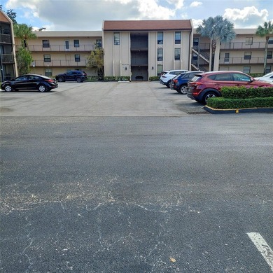 Beach Condo Sale Pending in Tamarac, Florida