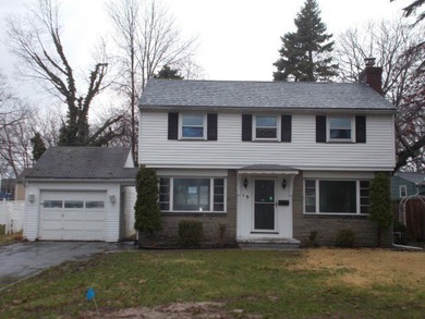 Beach Home Sale Pending in Rochester, New York