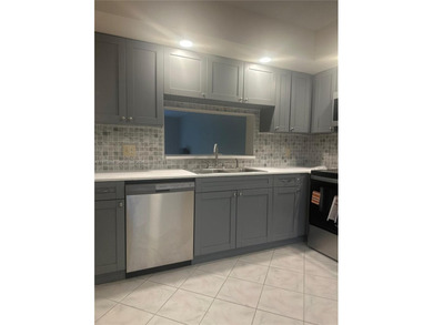 Beach Condo For Sale in Pembroke Pines, Florida