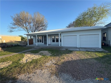 Beach Home For Sale in Seadrift, Texas