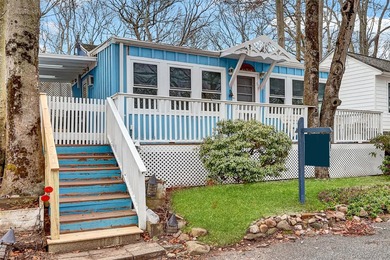 Beach Home For Sale in Baiting Hollow, New York
