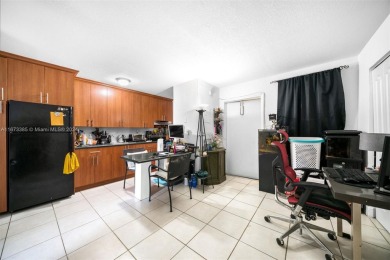 Beach Condo For Sale in Oakland Park, Florida