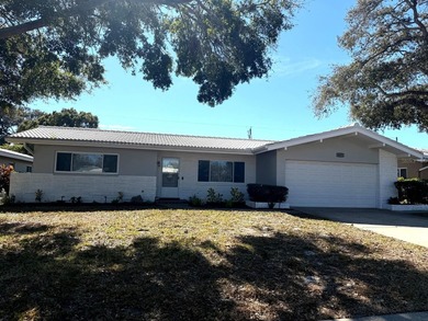 Beach Home Sale Pending in Clearwater, Florida