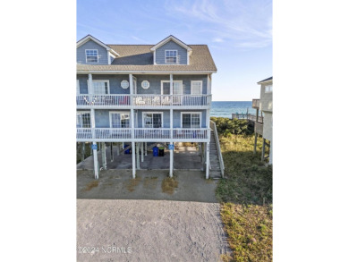 Beach Townhome/Townhouse For Sale in North Topsail Beach, North Carolina