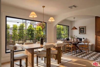Beach Home Active Under Contract in Marina Del Rey, California