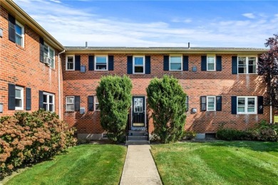 Beach Condo For Sale in Newport, Rhode Island