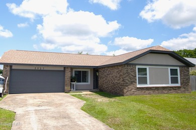 Beach Home Active Under Contract in Panama City, Florida