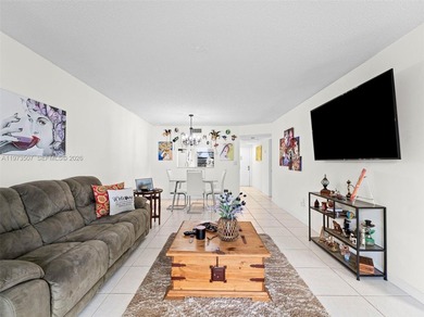 Beach Condo For Sale in Pembroke Pines, Florida