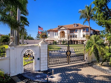 Beach Home For Sale in Sarasota, Florida