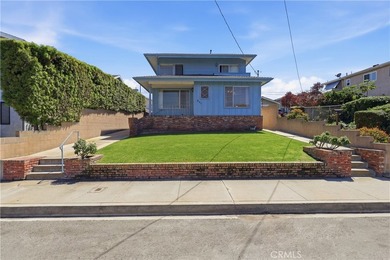Beach Townhome/Townhouse Active Under Contract in San Pedro, California