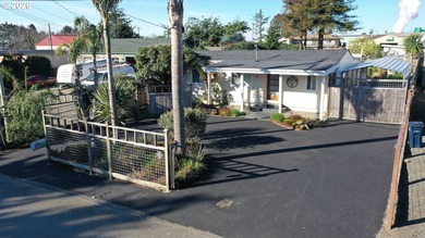 Beach Home For Sale in Brookings, Oregon